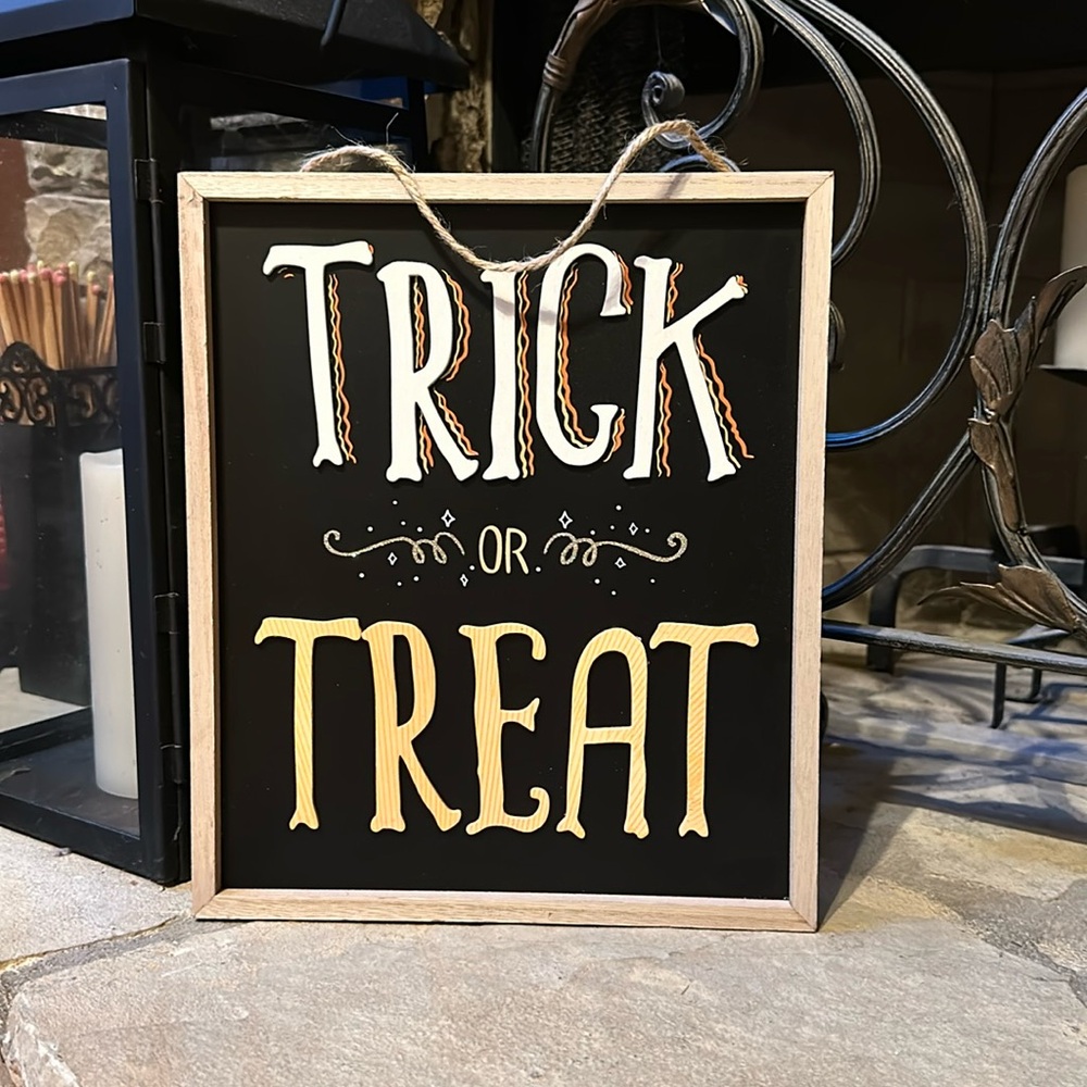 NWT Halloween Trick or Treat Decorative Hanging Sign